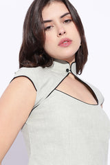 Mandarin style fitted cotton x Linen Light Green top