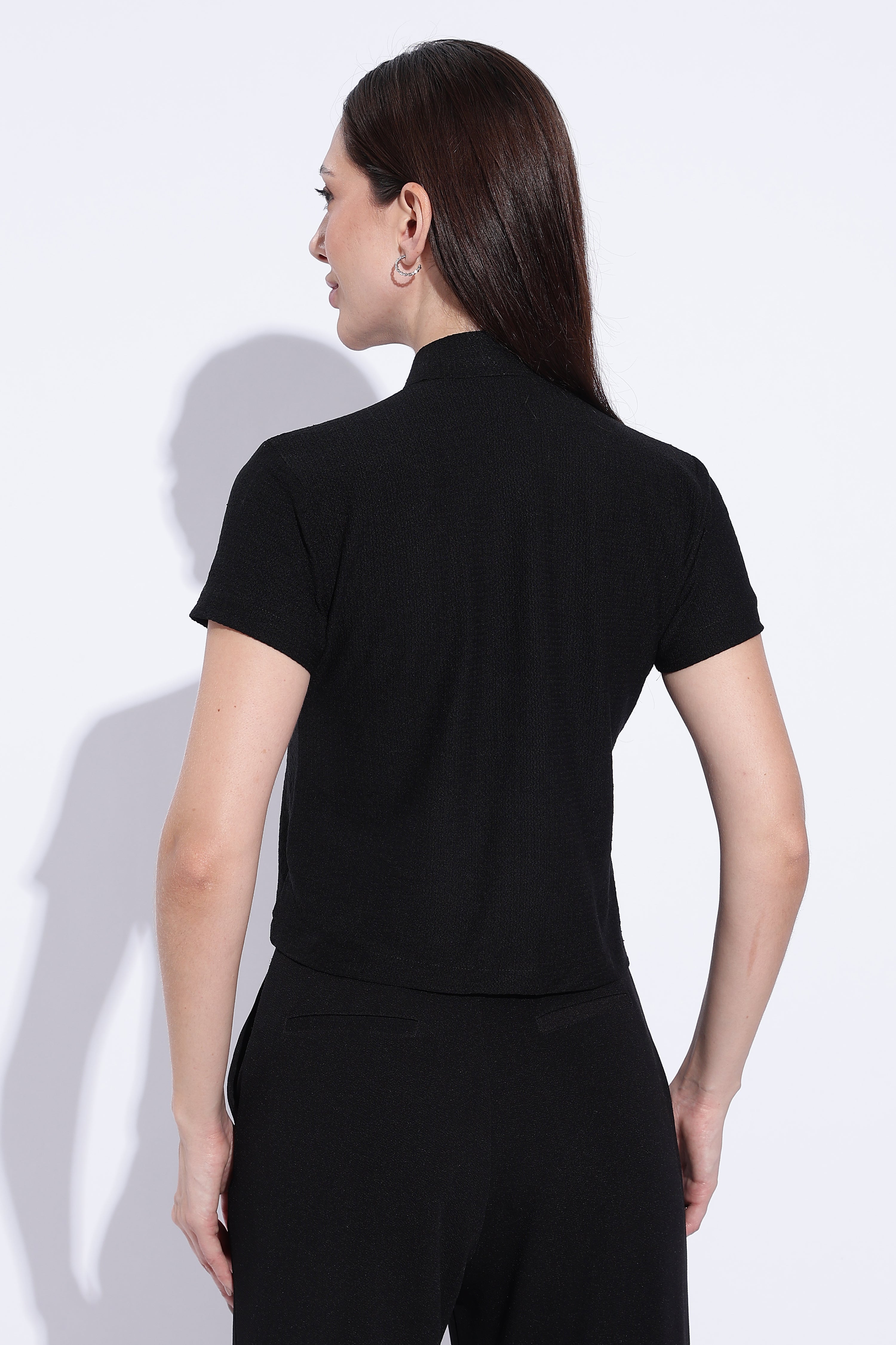 Noir Keyhole Mandarin Top