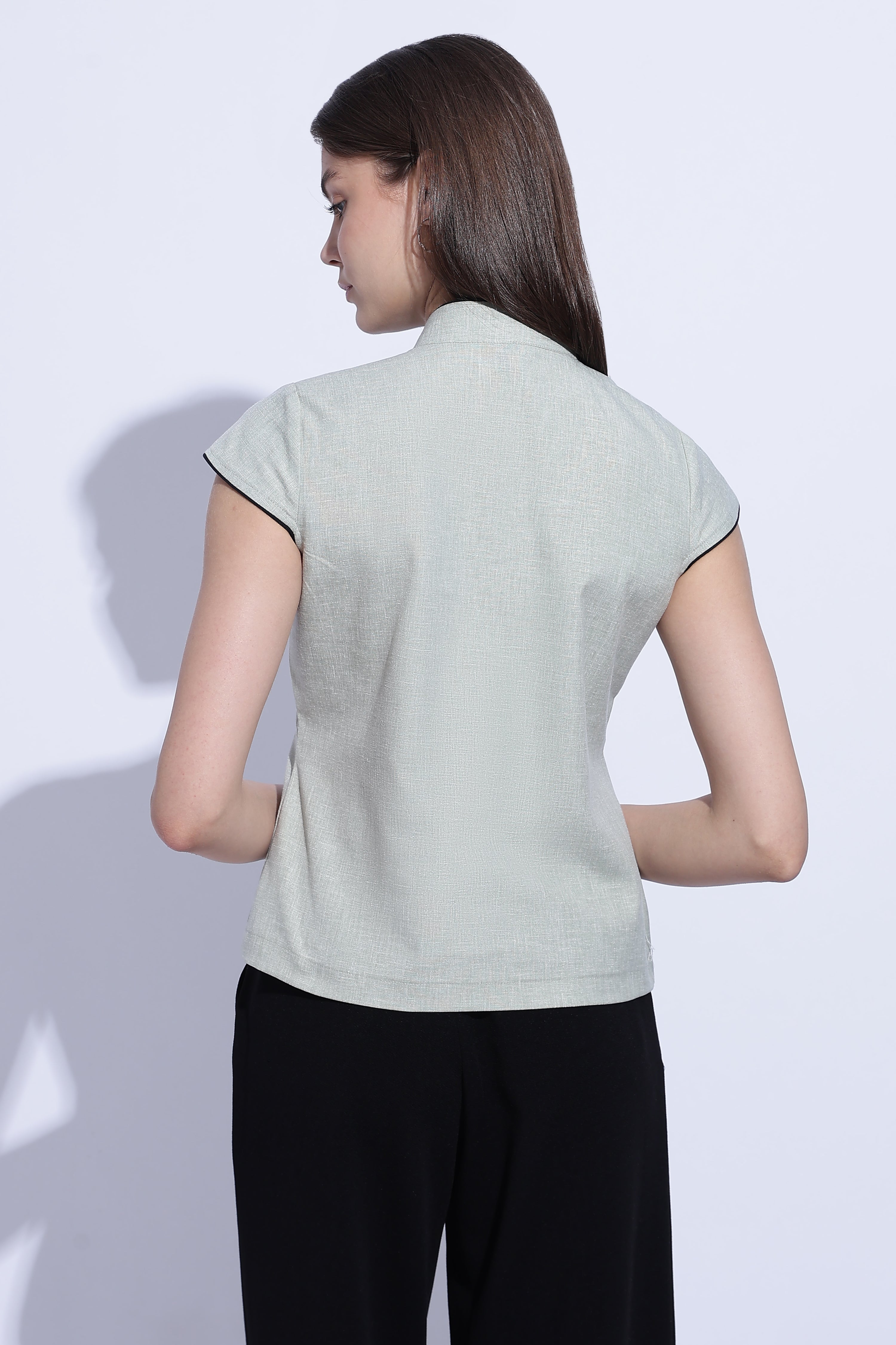 Pista Cotton Linen Keyhole Top