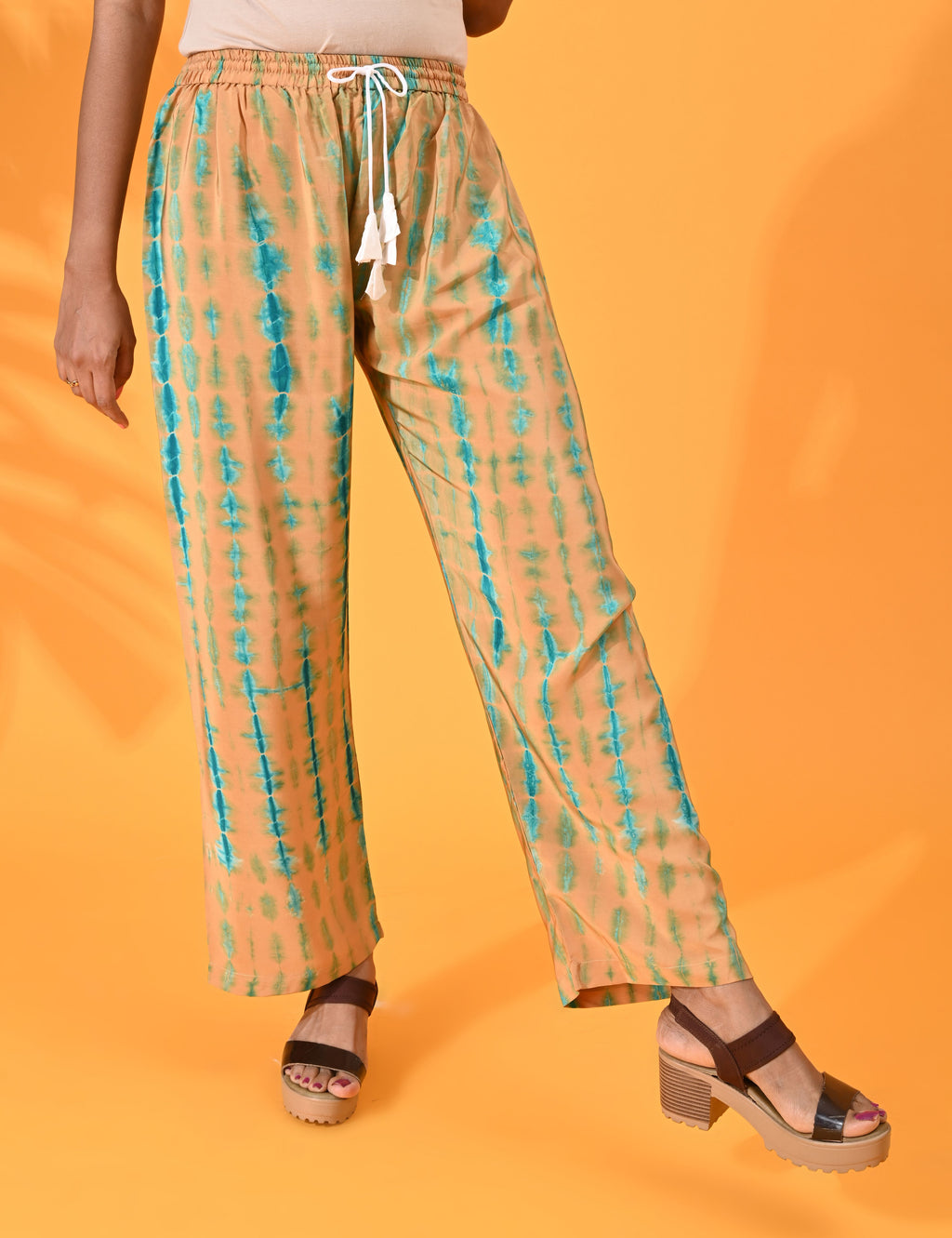 Green, Green pant, Green trouser, Green bottom wear, Mustard, Mustard pant, Mustard trouser, Mustard bottom wear Silk, Silk pant, Silk trouser, Silk bottom wear Pant, Trouser, Casual wear, Bottom Wear, Silk, Tie and dye pants, Elasticated