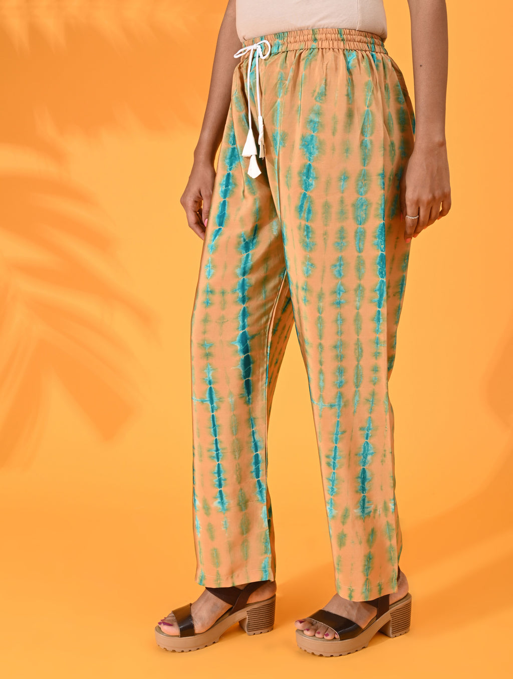 Green, Green pant, Green trouser, Green bottom wear, Mustard, Mustard pant, Mustard trouser, Mustard bottom wear Silk, Silk pant, Silk trouser, Silk bottom wear Pant, Trouser, Casual wear, Bottom Wear, Silk, Tie and dye pants, Elasticated